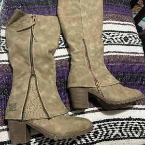 Muk luks knee high boots crochet insert. Super cute and sexy tan/beige
